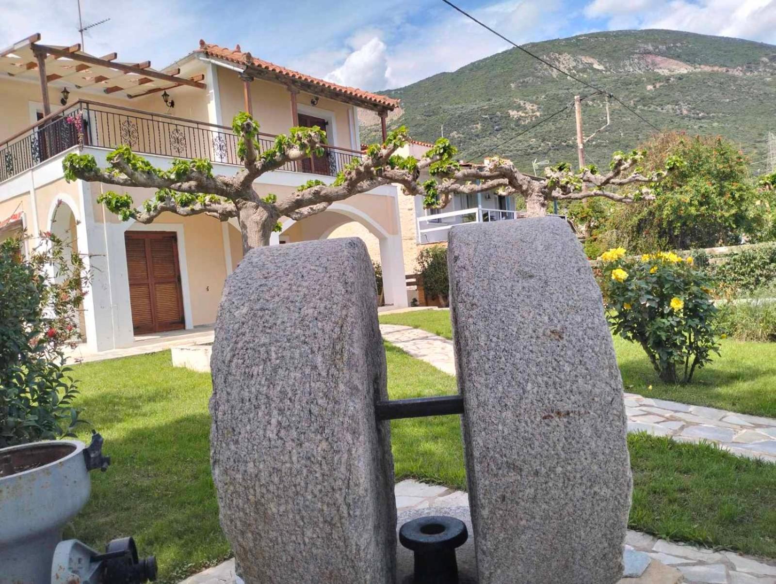 Villa Tas Millstone Seaside House Marathias  Exterior foto